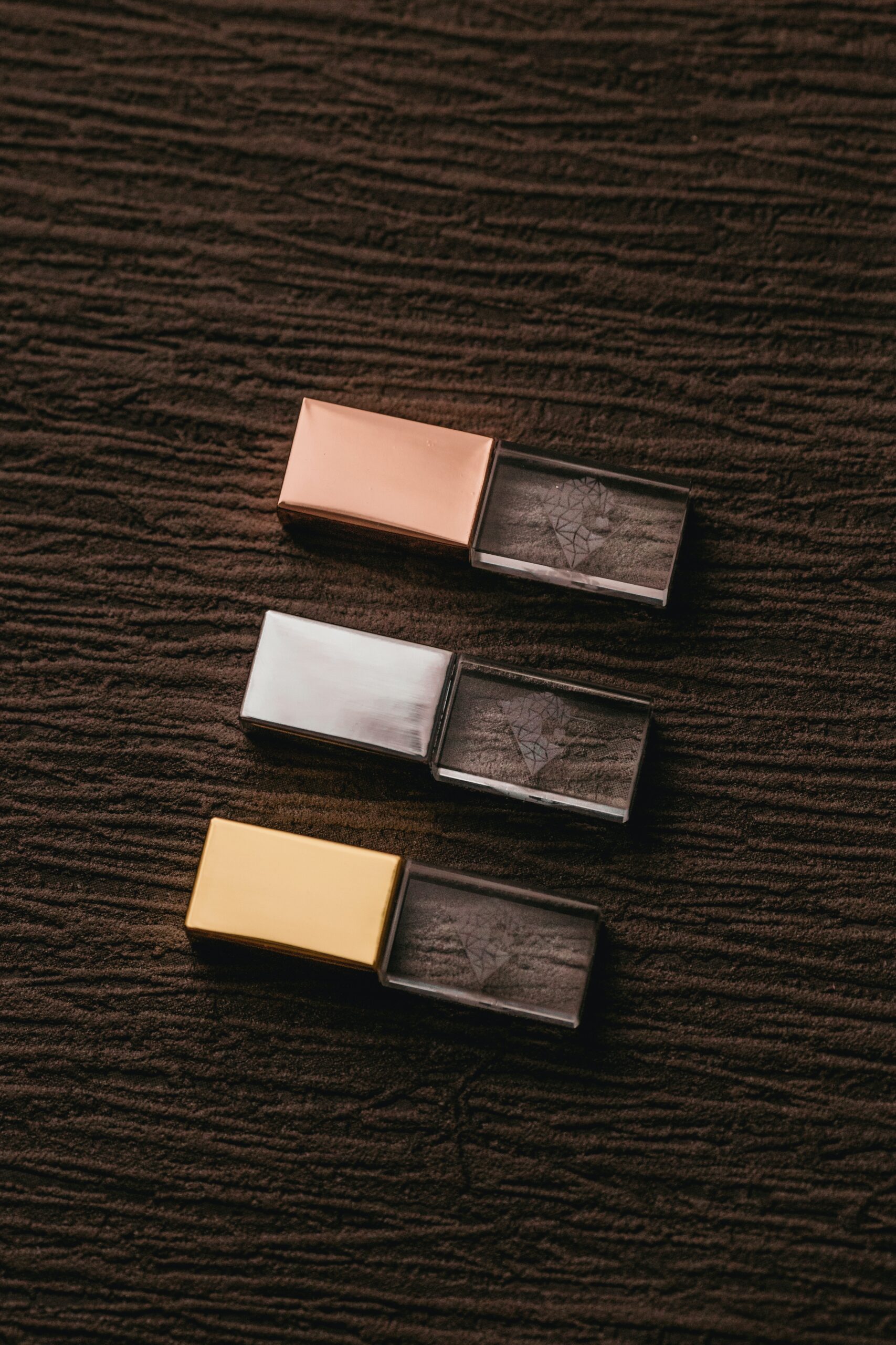 a few kinds of USB flash drives